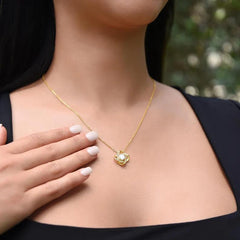 Eternal Heart Clover Necklace Pendant